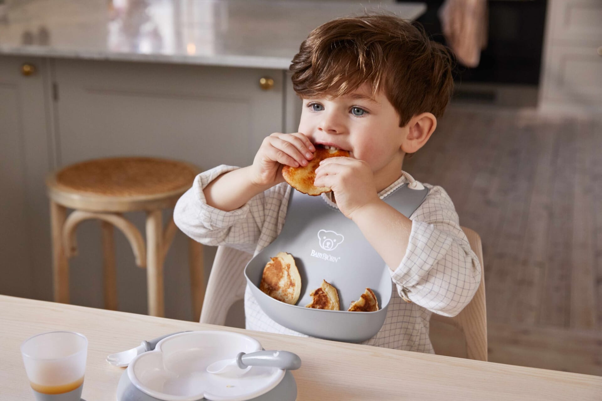 ☆6か月くらいから3歳ごろまで ベビービョルン 赤ちゃんが立ち上がら